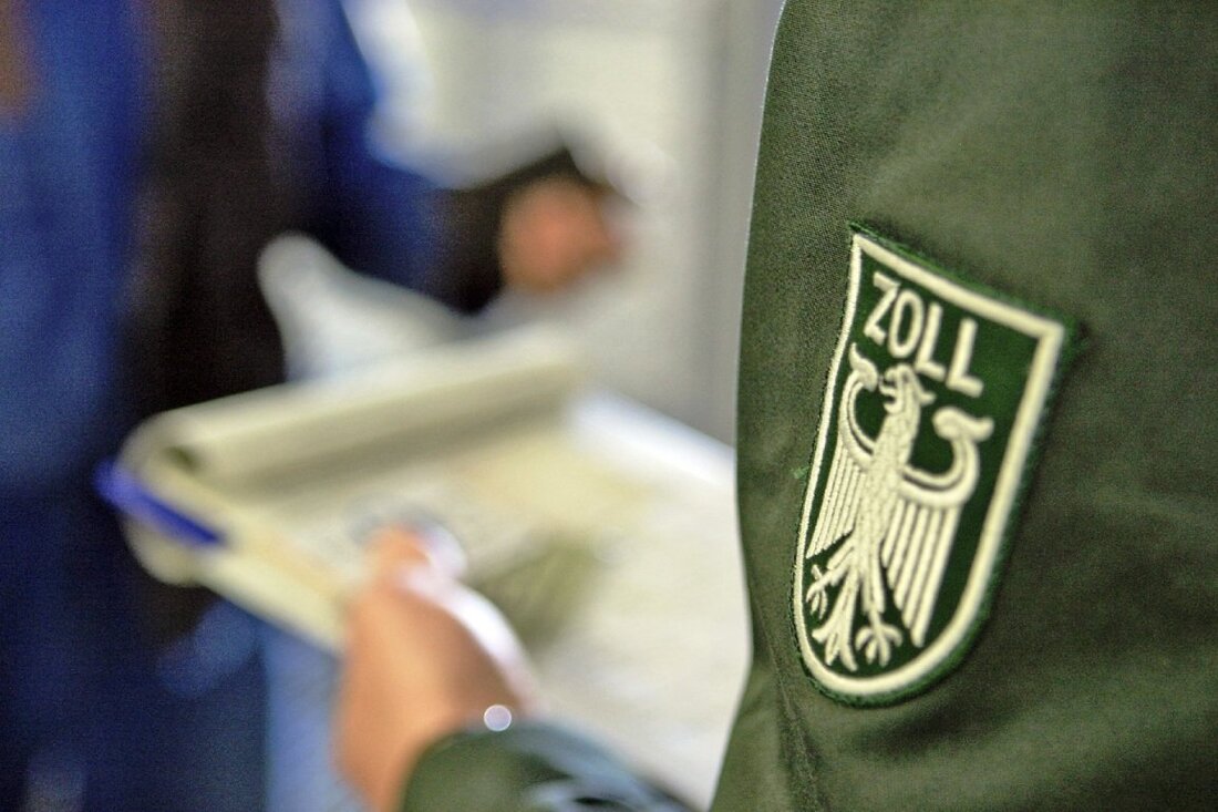 Weiden. Einen nicht alltäglichen Fall von Sozialbetrug konnten die Beamten der Finanzkontrolle Schwarzarbeit in Weiden bei der Überprüfung eines Gastronomiebetriebs aufdecken. Der Firmeninhaber aus dem Raum Weiden meldete über einen Zeitraum [&hellip;]