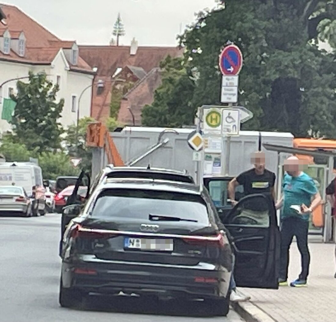 Weiden. Festnahme im Müllskandal: Der Geschäftsführer eines Entsorgungsunternehmens befindet sich seit Donnerstag in Haft. Zollfahnder nahmen ihn am Morgen in Weiden fest. In Tschechien wächst inzwischen der Groll über den nicht abgeholten, teilweise gefährlichen Abfall.  